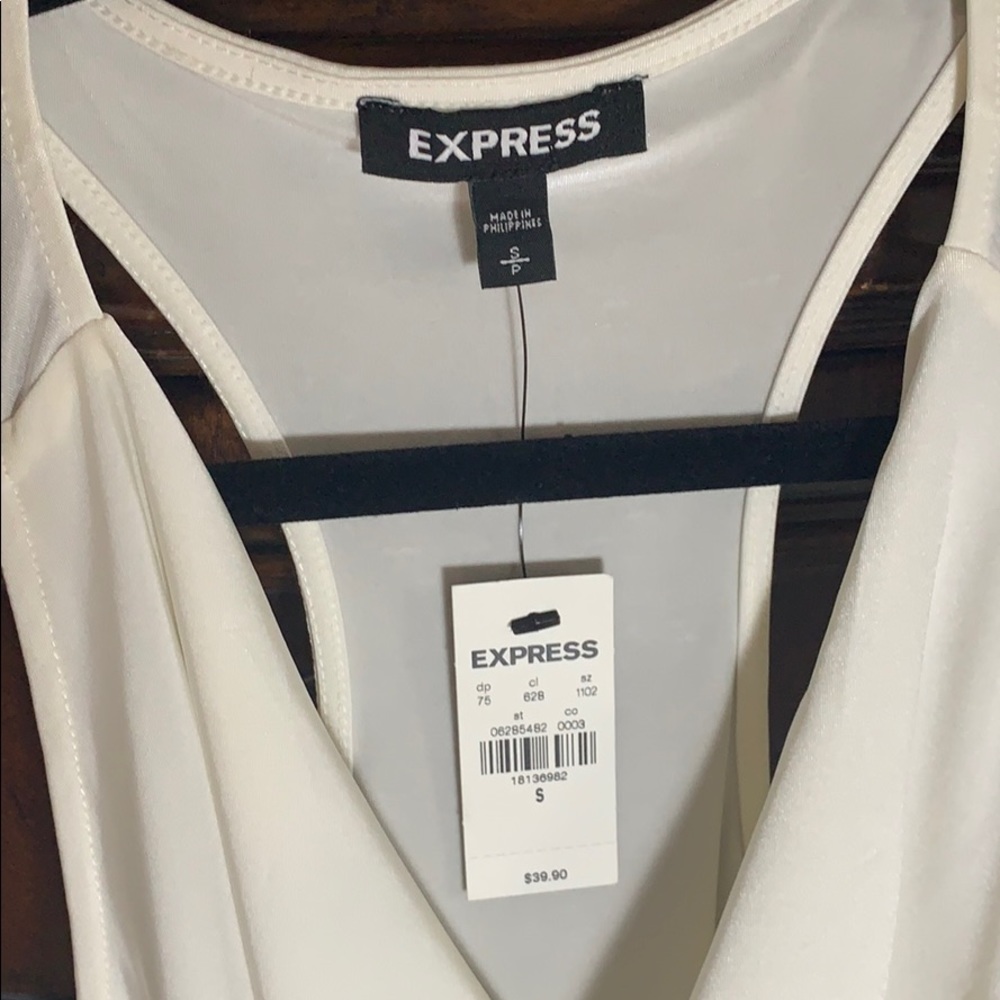 Express Racerback top drop neckline - Picture 3 of 5